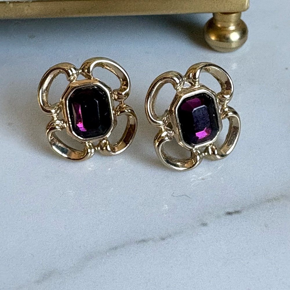 Vintage 1989 Avon Gold Scroll Filigree Earrings Bold Octagon Faux Amethyst 390